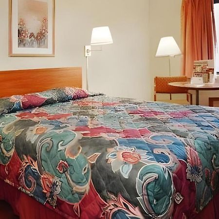 Econo Lodge Ithaca Eksteriør bilde
