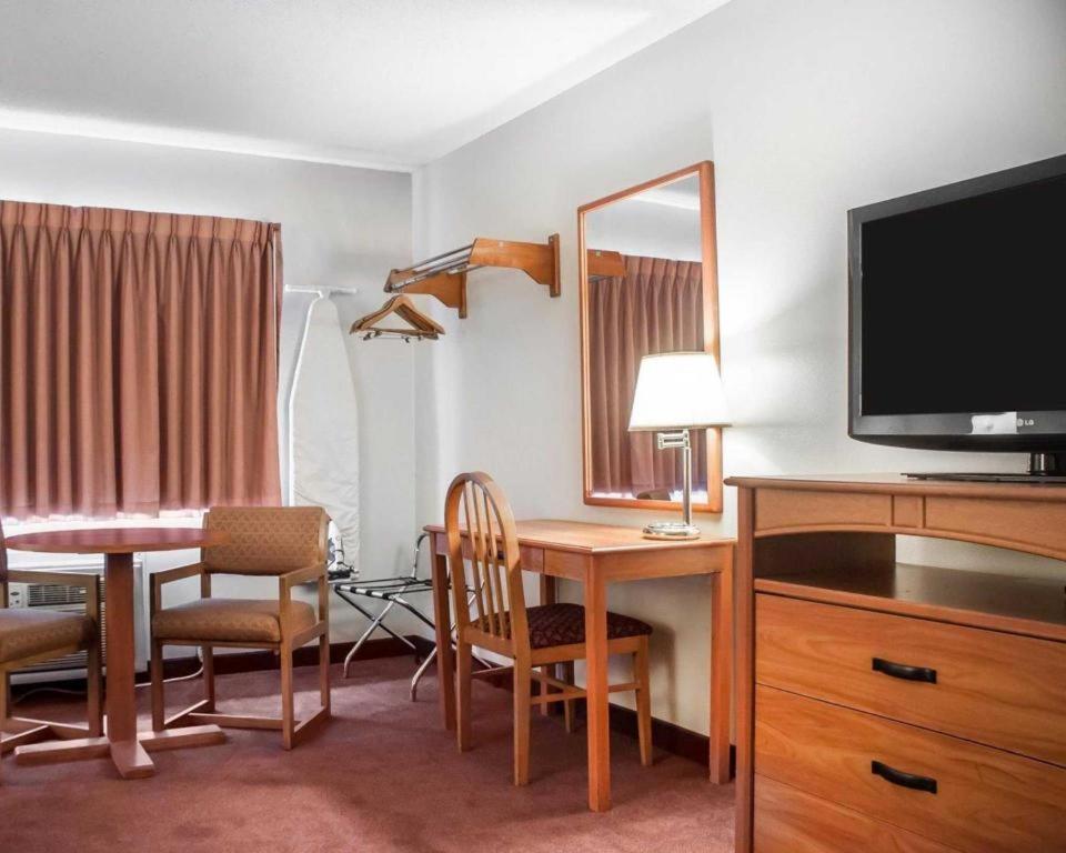 Econo Lodge Ithaca Eksteriør bilde