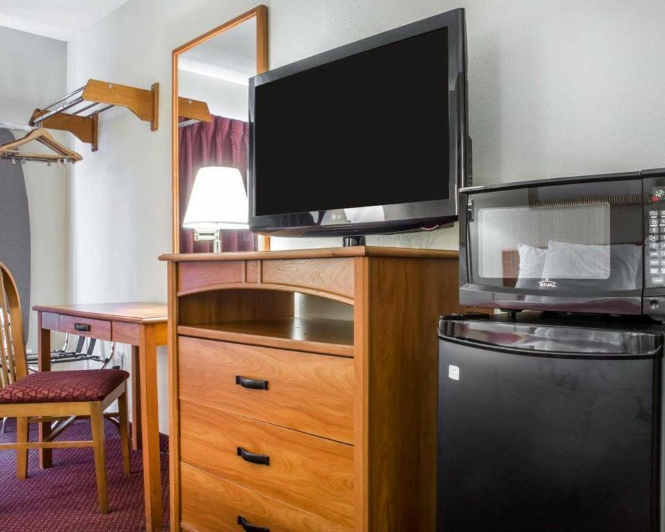 Econo Lodge Ithaca Eksteriør bilde